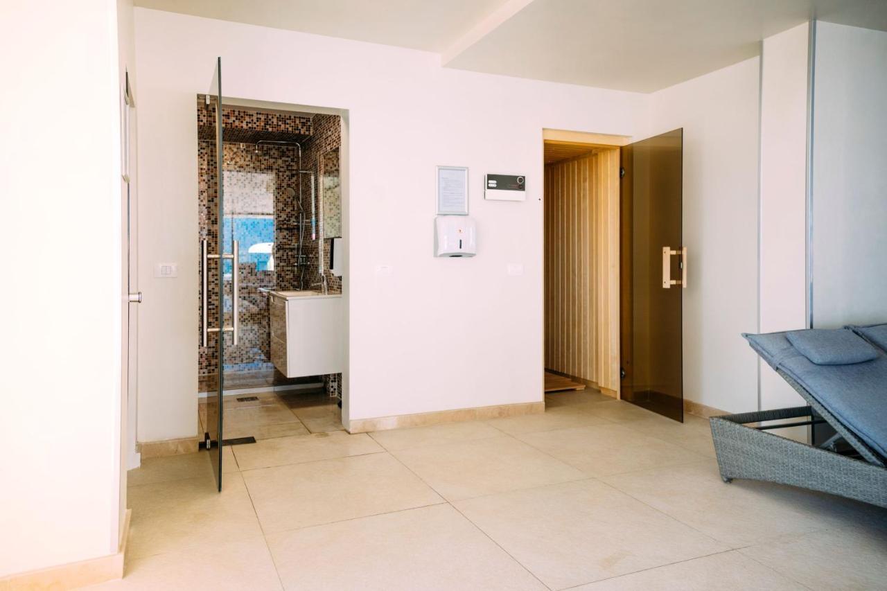 Alezzi Majestic Apartments 97 Năvodari Exteriör bild